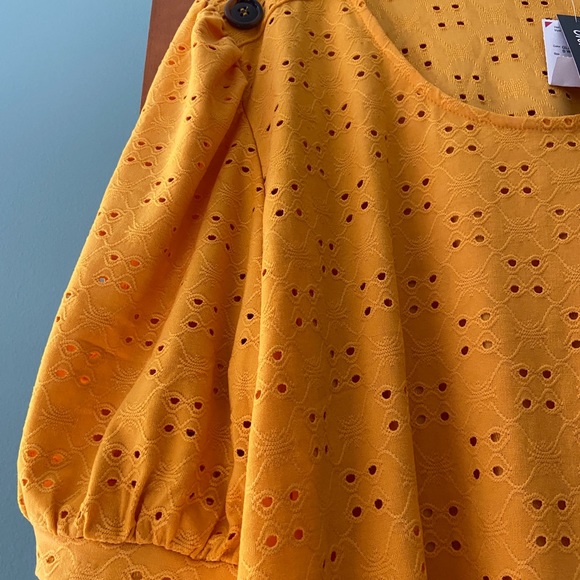 Olivia Blu Yellow Top 1X NWT - Picture 3 of 6